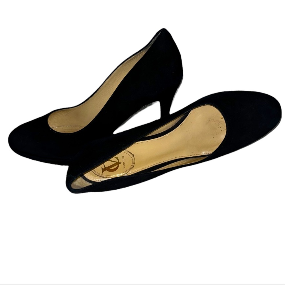 Vince Camuto Signature Black Suede heels round toe made in Italy leather lining